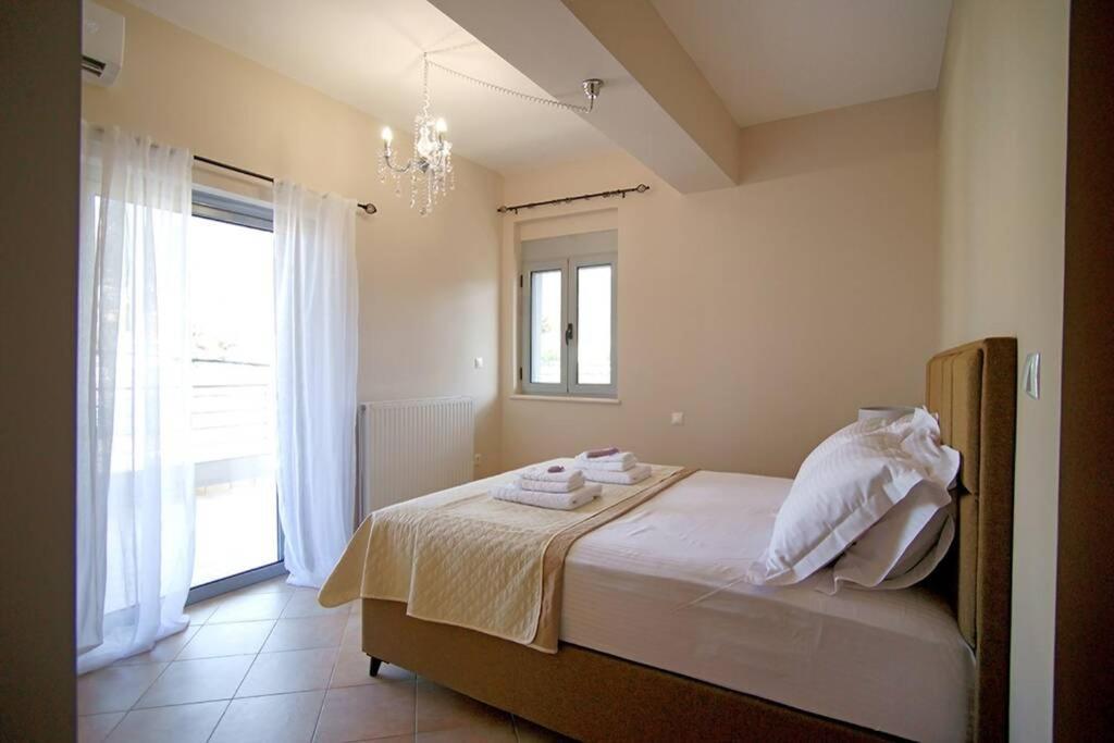 Kyparissia Luxury Home Exterior photo